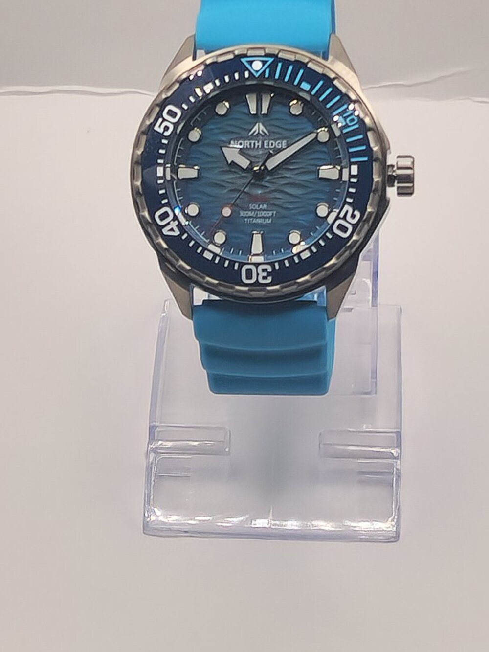 NORTH EDGE TRITON-TI Titanium Case Solar-Powered Diving Watch